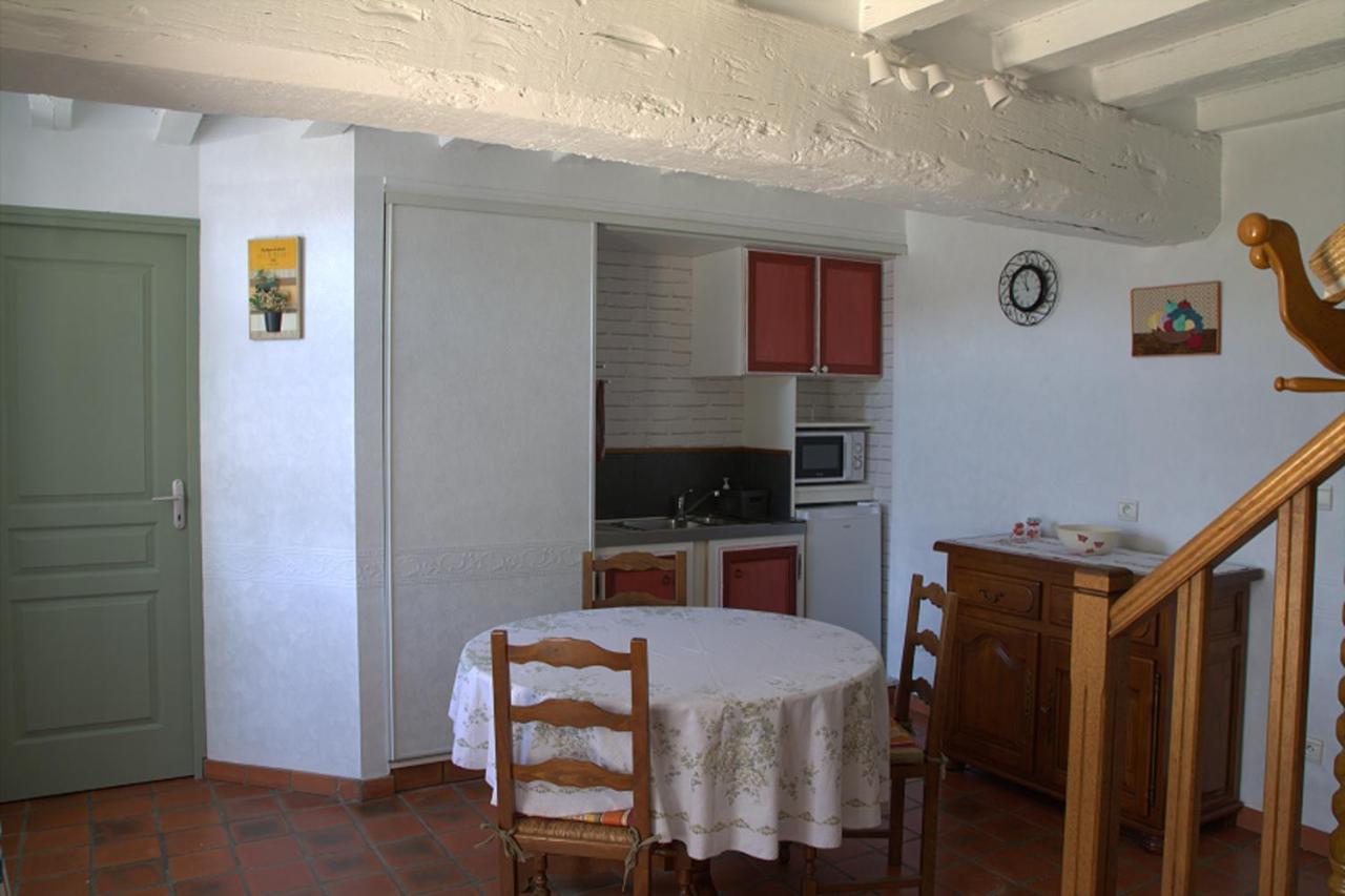 Saint-Ouen-Des-Toits Chambre D Hote La Roussiere מראה חיצוני תמונה